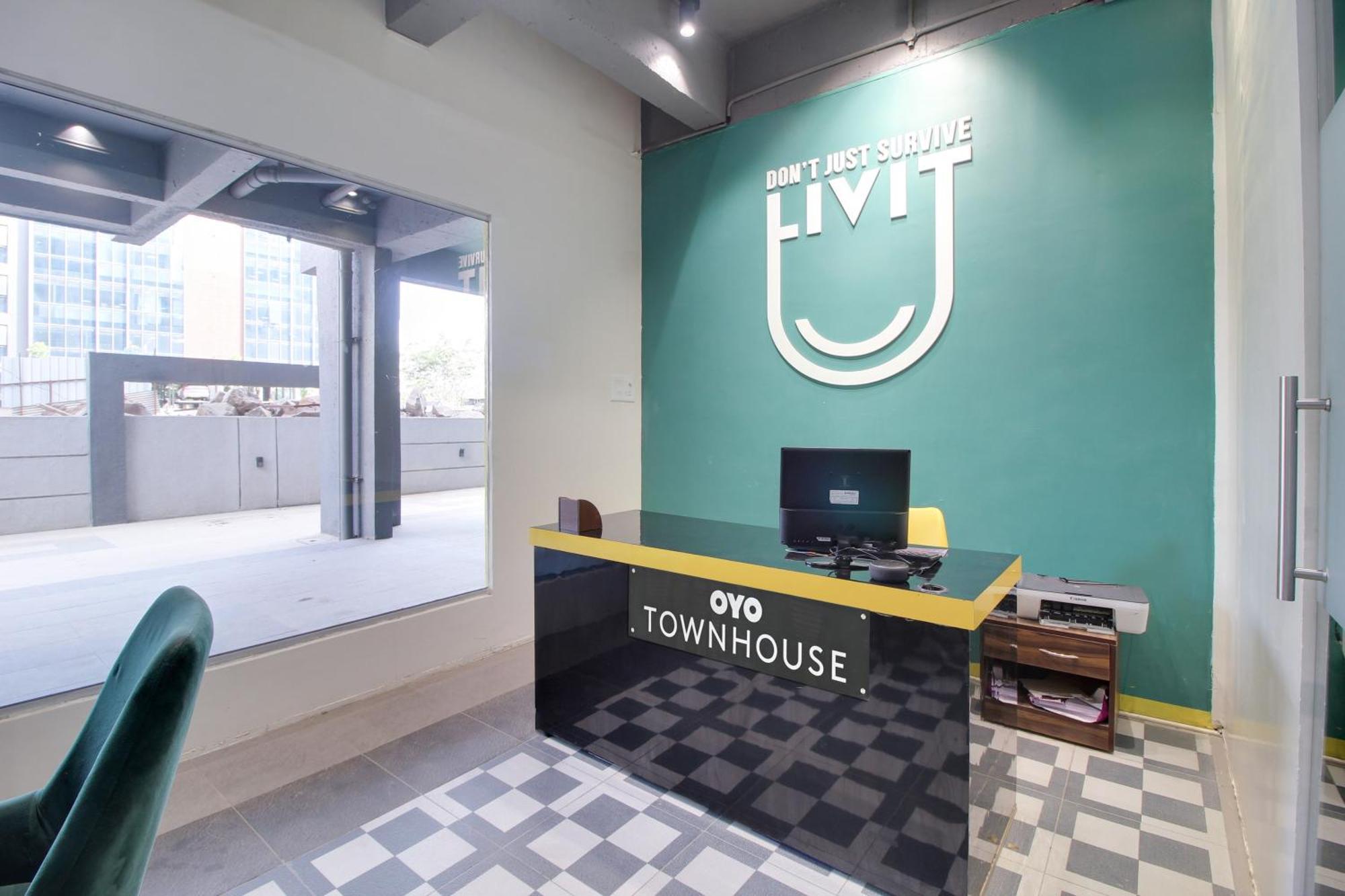 Hotel Super Oyo Townhouse 1237 Balewadi Méribel Village Zewnętrze zdjęcie