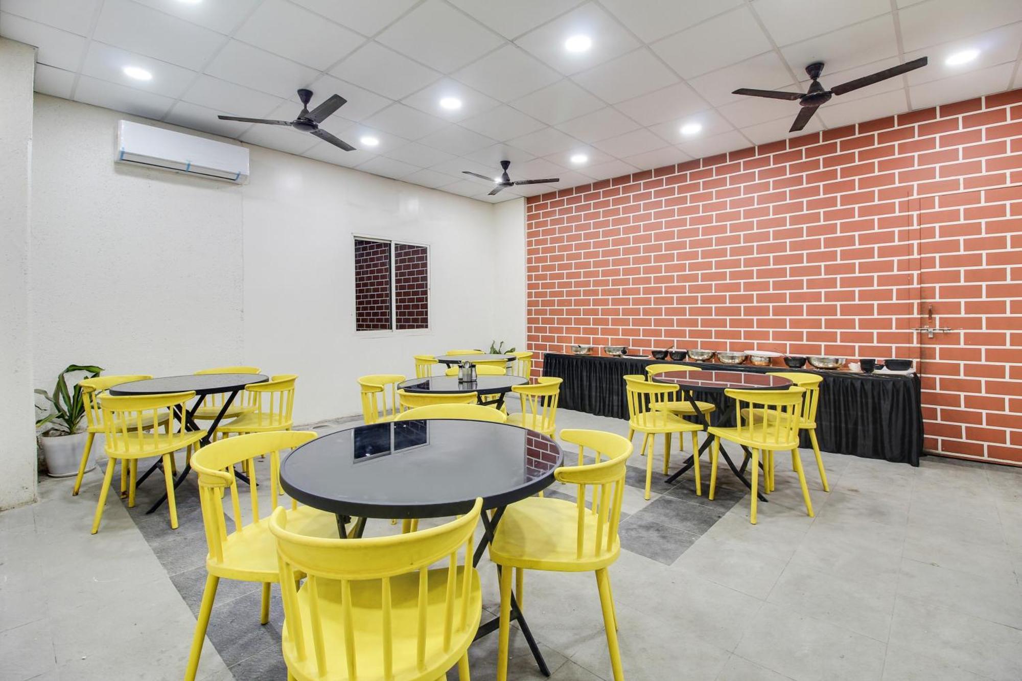 Hotel Super Oyo Townhouse 1237 Balewadi Méribel Village Zewnętrze zdjęcie